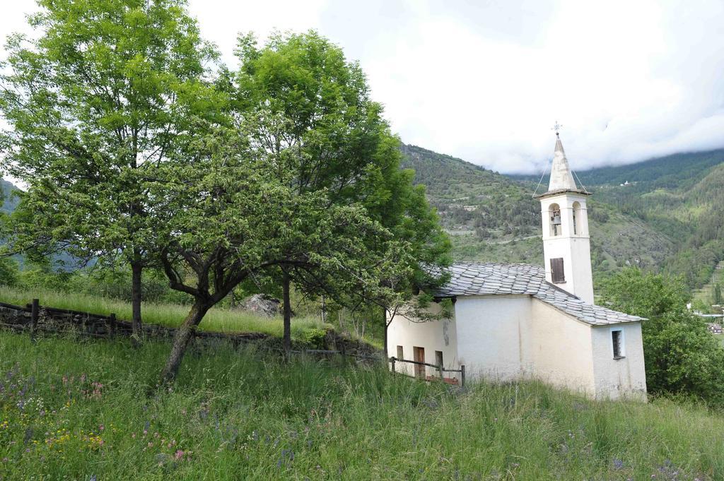 Hotel Des Roses Antey-Saint-André Dış mekan fotoğraf